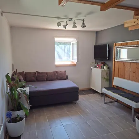 Anett-apartment, Harlandencia *